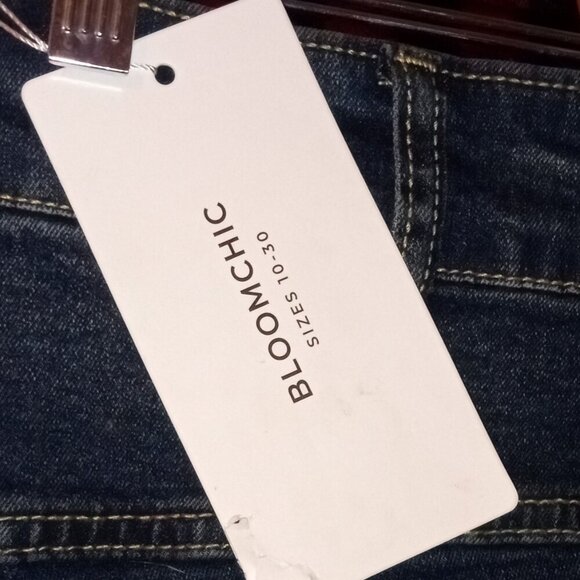 Plus size Bloomchic NWT Jeans Size 28 - Picture 3 of 8